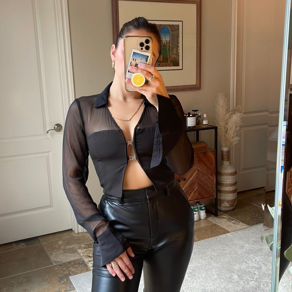 TigerMist black crop top